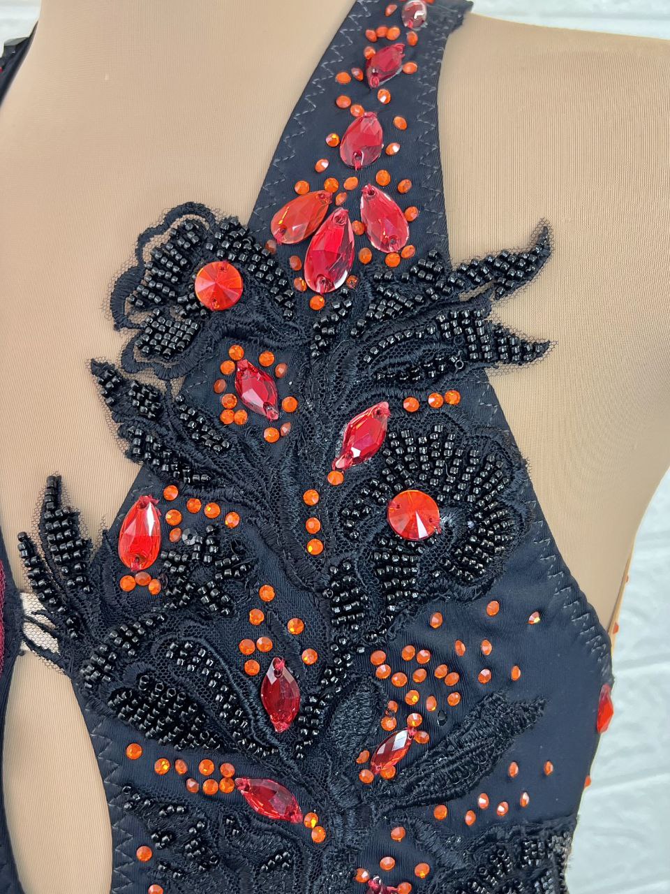 Get ready to shine on the dance floor! Custom-made ballroom costumes and dresses that fit you perfectly. Stand out from the crowd with our bespoke designs.