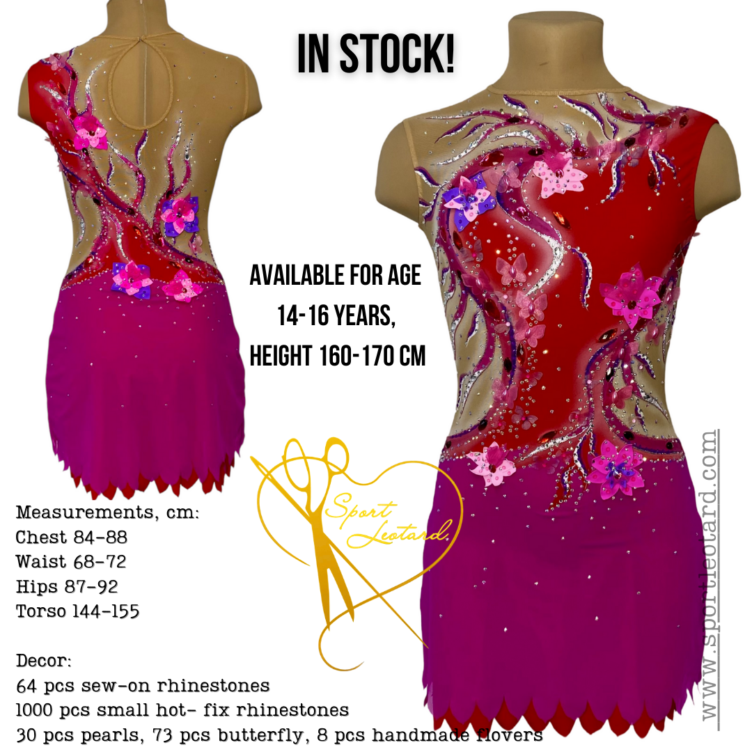 Model "Fairytale Spring" - bright colors, flowers and butterflies, great mood and inspiring confidence! Handmade art painting! Volumetric handmade flowers, 3D butterflies 🥰 New dress in stock available for age 14-16 years, height 160-170 cm Measurements, cm: Chest 84-88 Waist 68-72 Hips 87-92 Torso 144-155 Decor: 64 pcs sew-on rhinestones 1000 pcs small hot- fix rhinestones 30 pcs pearls 73 pcs butterfly 8 pcs handmade flovers