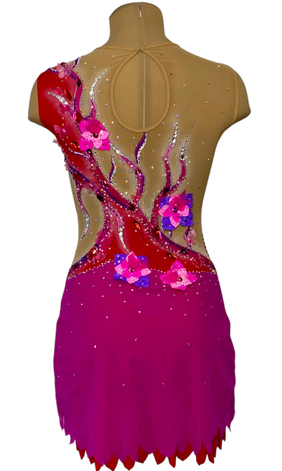Model "Fairytale Spring" - bright colors, flowers and butterflies, great mood and inspiring confidence! Handmade art painting! Volumetric handmade flowers, 3D butterflies 🥰 New dress in stock available for age 14-16 years, height 160-170 cm Measurements, cm: Chest 84-88 Waist 68-72 Hips 87-92 Torso 144-155 Decor: 64 pcs sew-on rhinestones 1000 pcs small hot- fix rhinestones 30 pcs pearls 73 pcs butterfly 8 pcs handmade flovers
